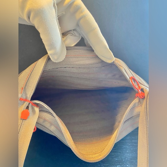 “Goldilocks” size Purse made from 1 zipper! 10 in. wide and 8.5 in. long. New. - Picture 2 of 14